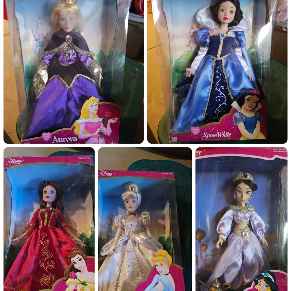 Disney Princess Doll Collection - Purple, Blue, Red, White